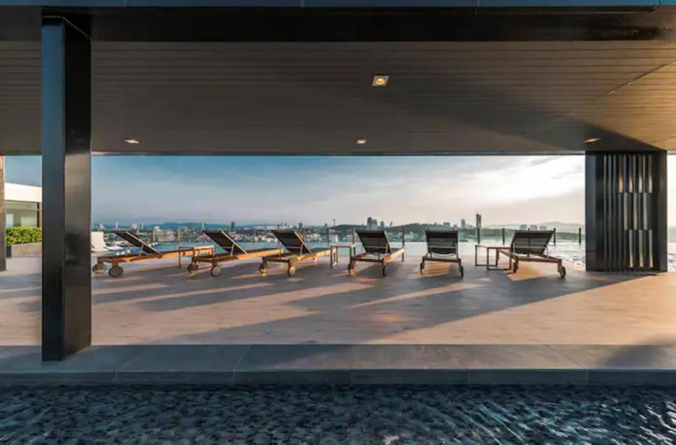 The Base Central Pattaya Quiet King-Bed With Infinity Pool & Free Netflix! Exterior photo