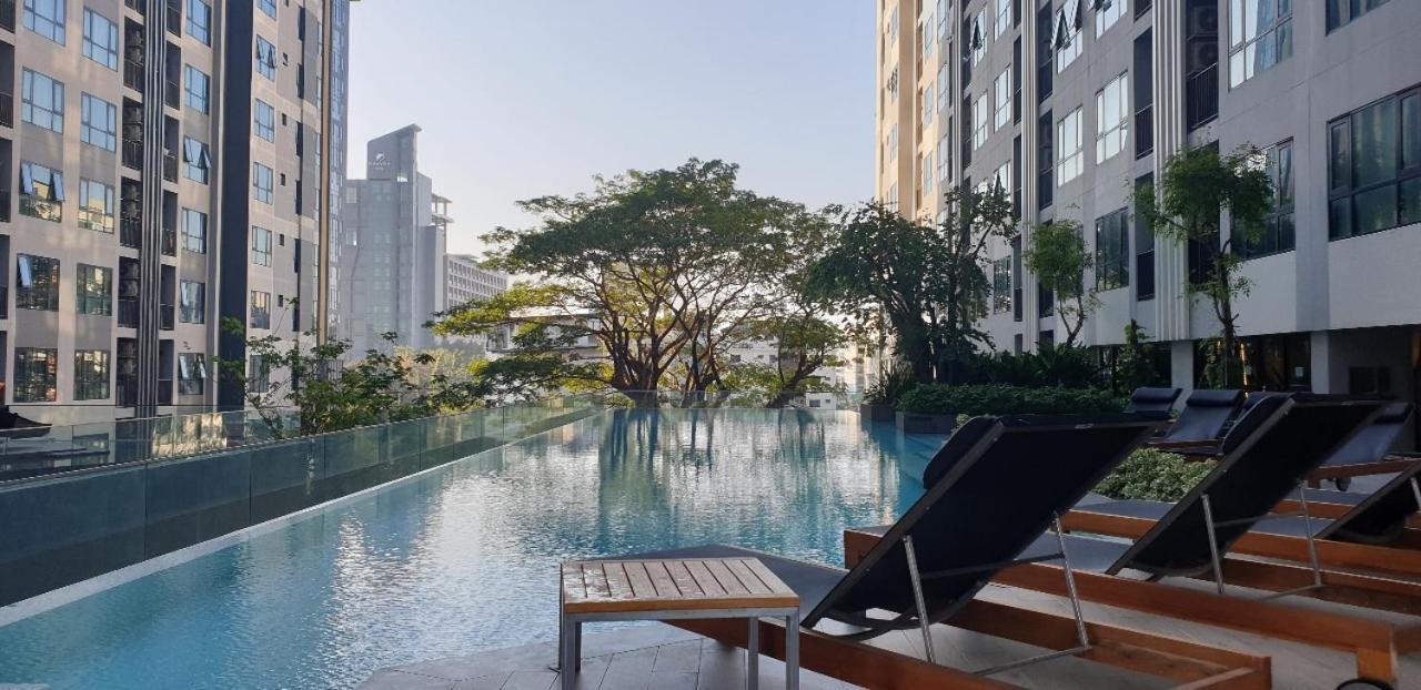 The Base Central Pattaya Quiet King-Bed With Infinity Pool & Free Netflix! Exterior photo